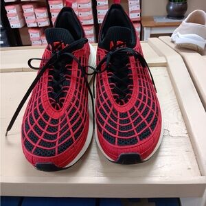 APL Men’s techloom Zipline Size 13 Red/black/white. Excellent condition